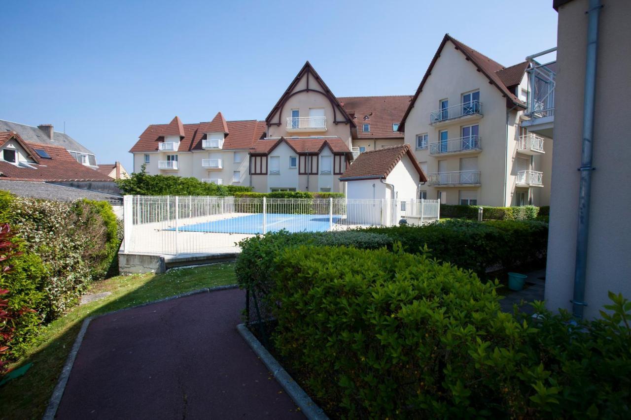 Appart Residence Proche Plage Avec Piscine Et Parking Couvert Prive Merville-Franceville-Plage Buitenkant foto